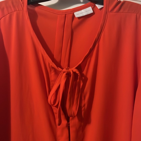 Res ling sleeve blouse with tie in front. Size XL - Picture 3 of 5